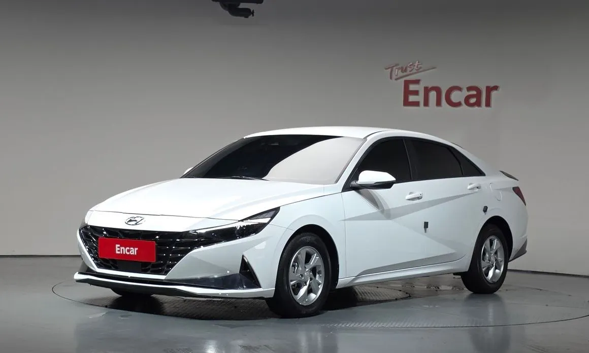 Hyundai AVANTE — фото 1