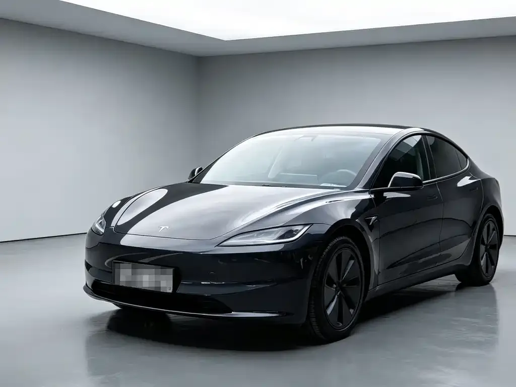 Tesla Model 3 — фото 1