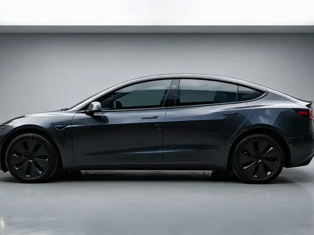 Tesla Model 3 — фото 3