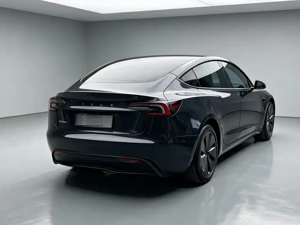 Tesla Model 3 — фото 5