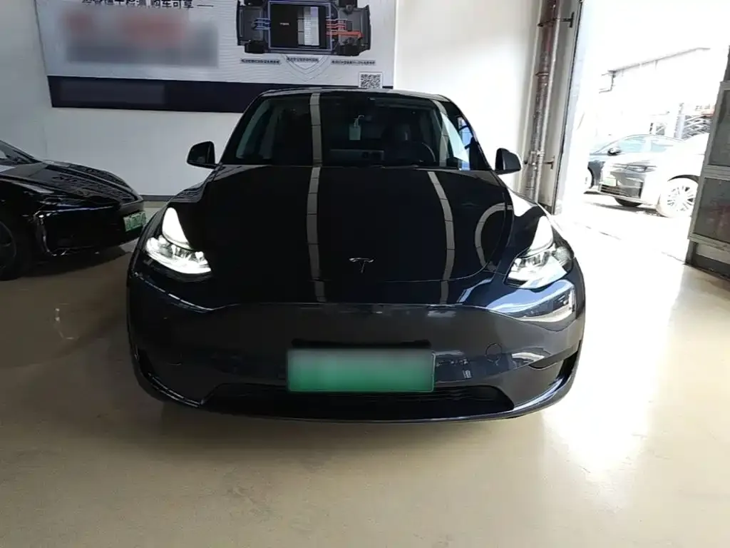 Tesla Model Y — фото 4