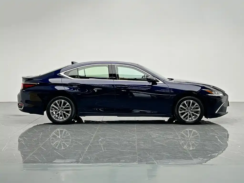 Lexus ES — фото 9