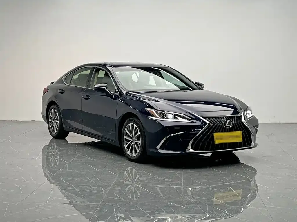 Lexus ES — фото 10