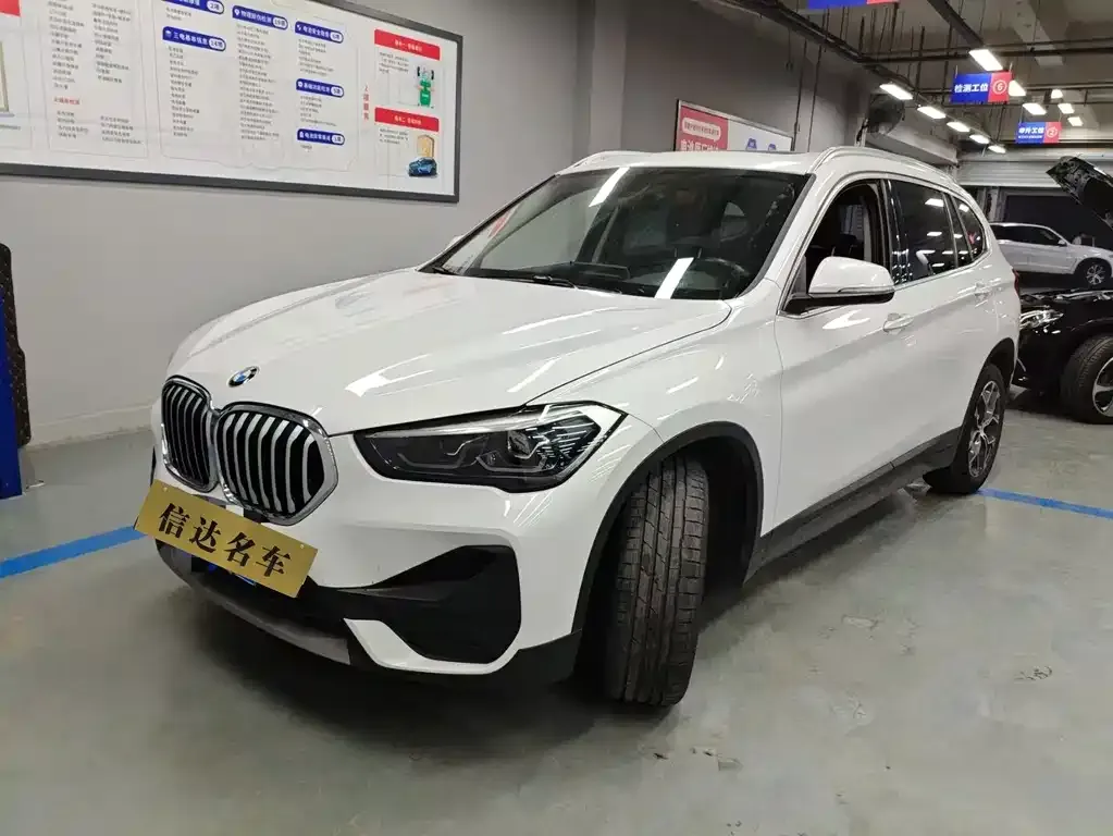 BMW X1 — фото 1