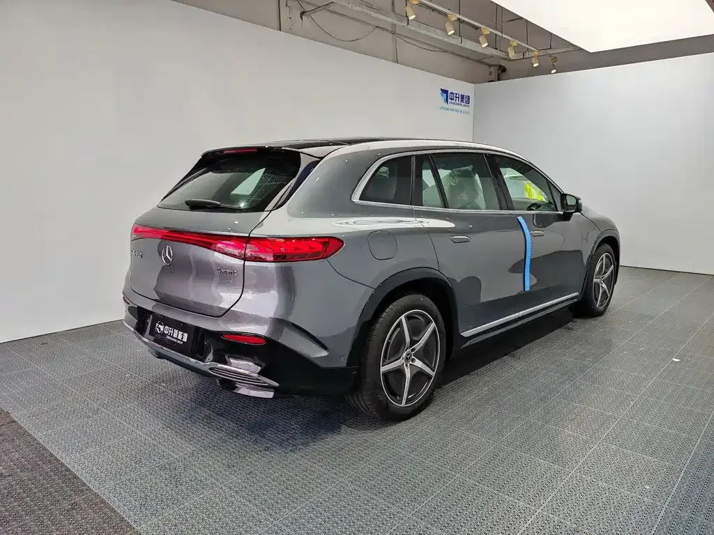 Mercedes-Benz EQS SUV — фото 5