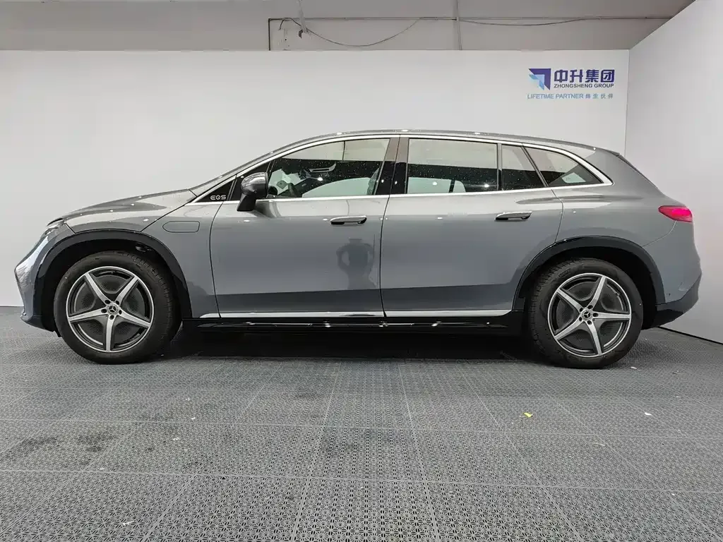 Mercedes-Benz EQS SUV — фото 10