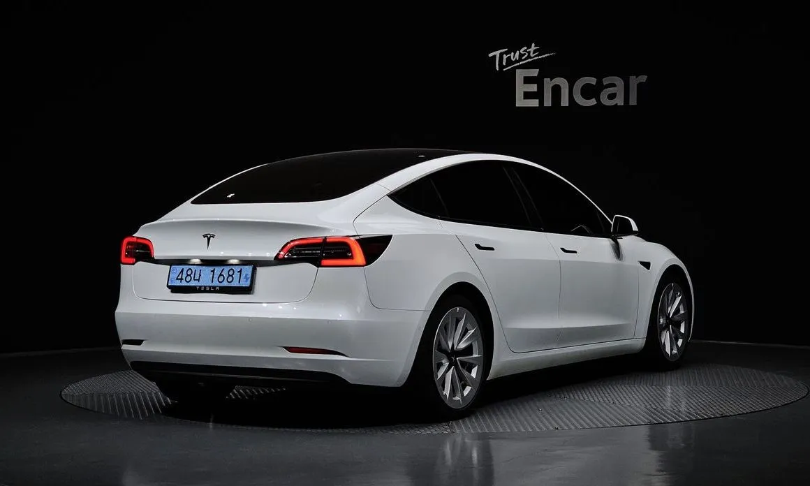 Tesla Model 3 — фото 5