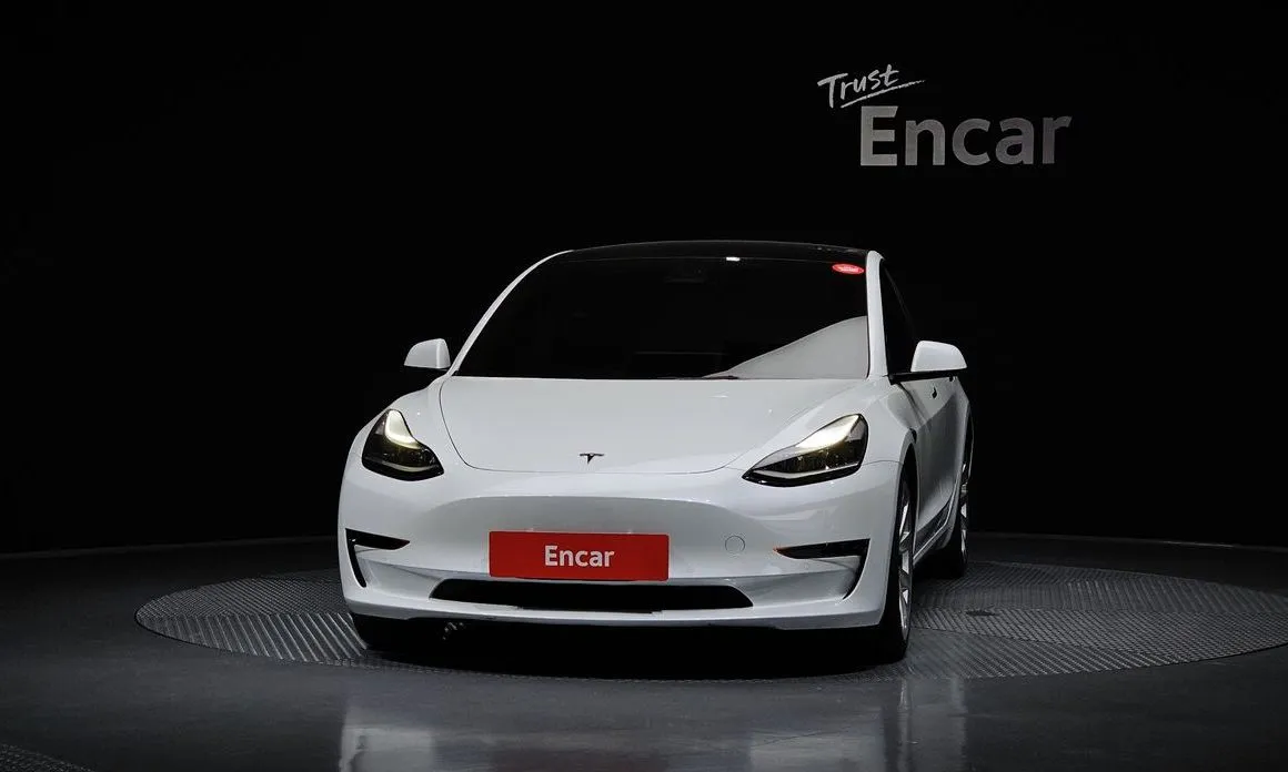 Tesla Model 3 — фото 3