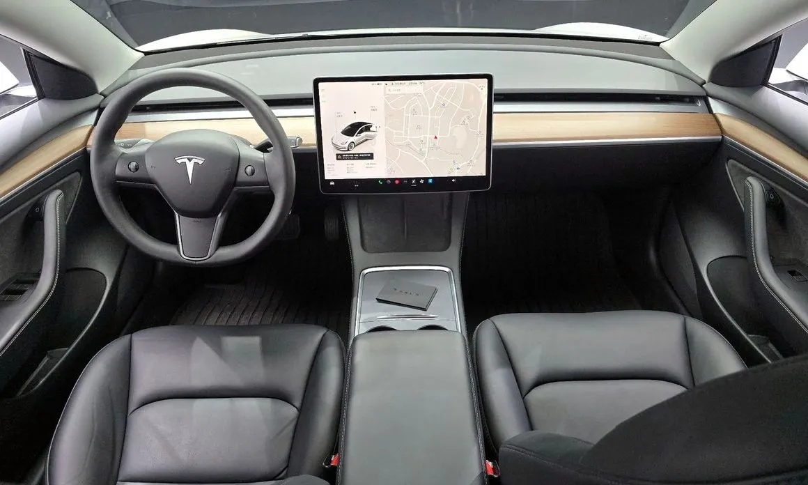 Tesla Model 3 — фото 6