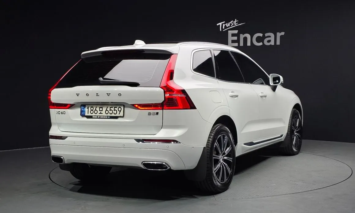 Volvo XC60 — фото 2