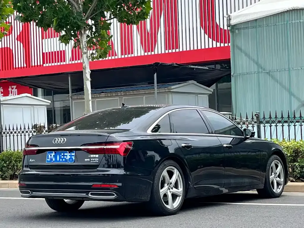Audi A6L — фото 8