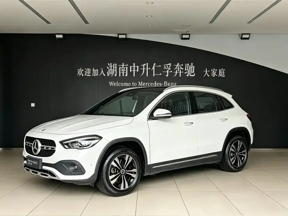 Mercedes-Benz GLA — фото 1