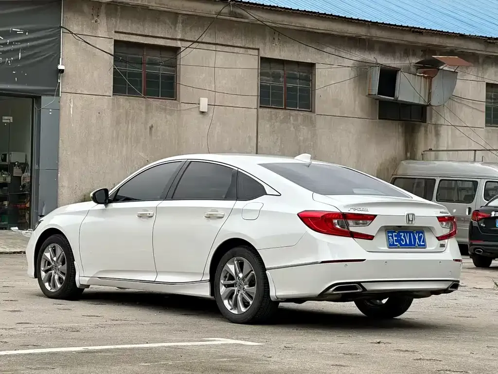 Honda Accord — фото 5