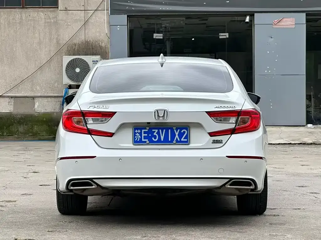 Honda Accord — фото 3