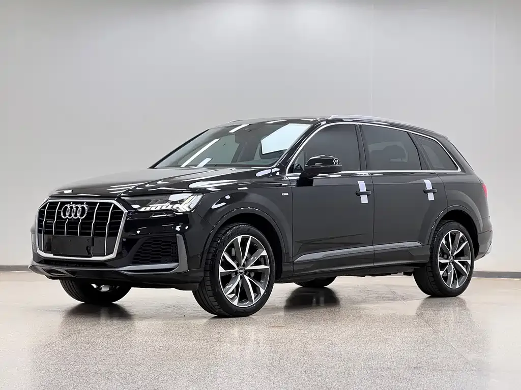 Audi Q7 — фото 1