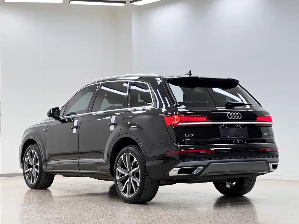 Audi Q7 — фото 4