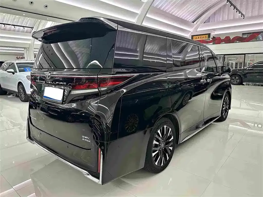 Toyota Vellfire — фото 10