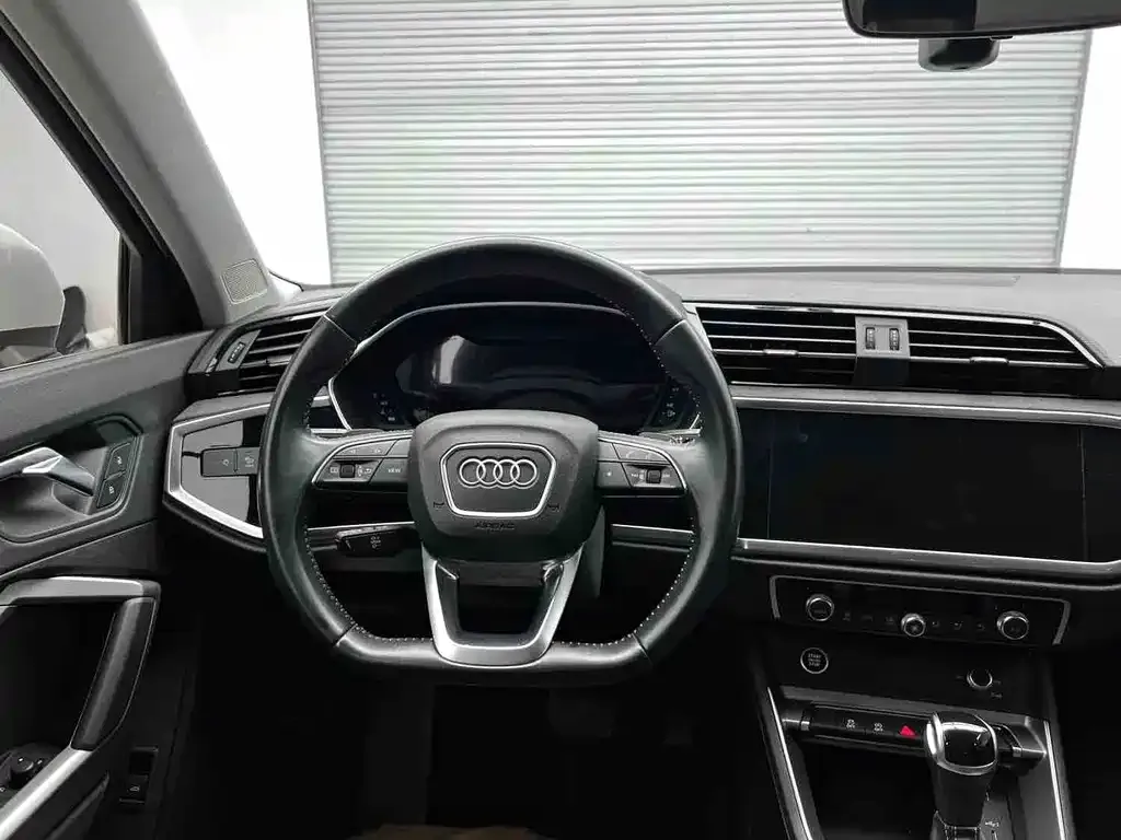 Audi Q3 — фото 7