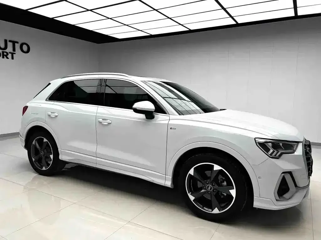 Audi Q3 — фото 10