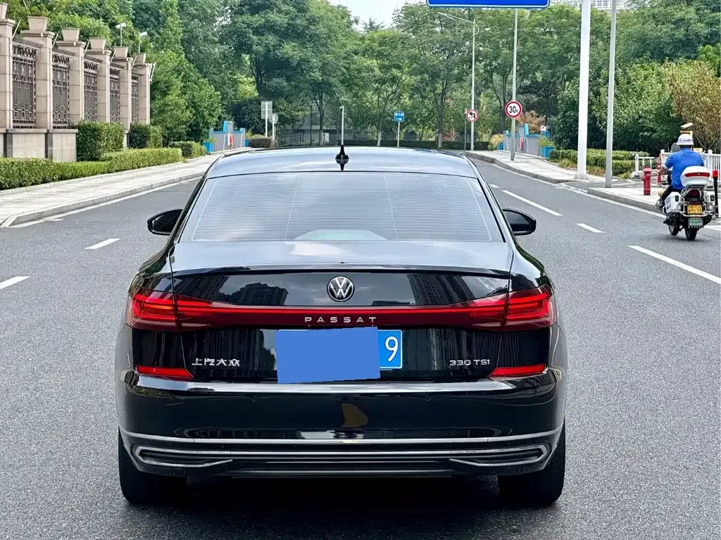 Volkswagen Passat — фото 5