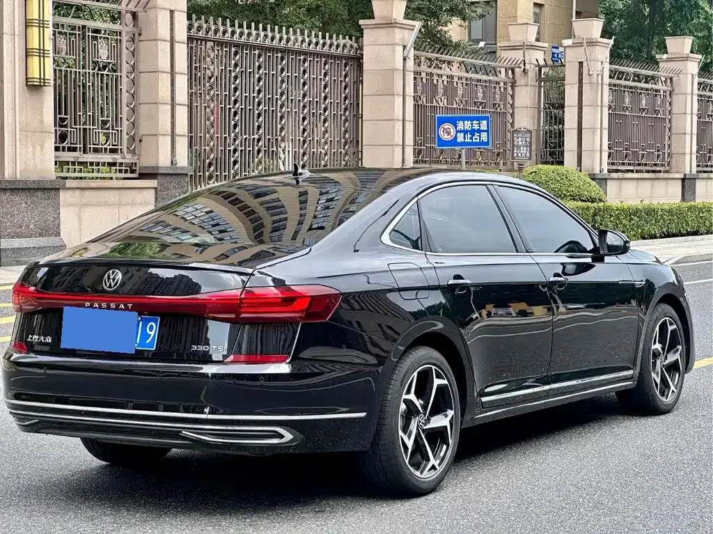 Volkswagen Passat — фото 4