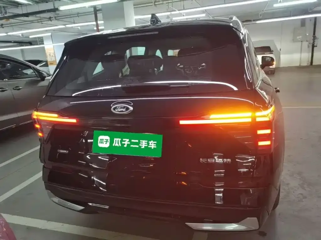 Ford Edge — фото 10