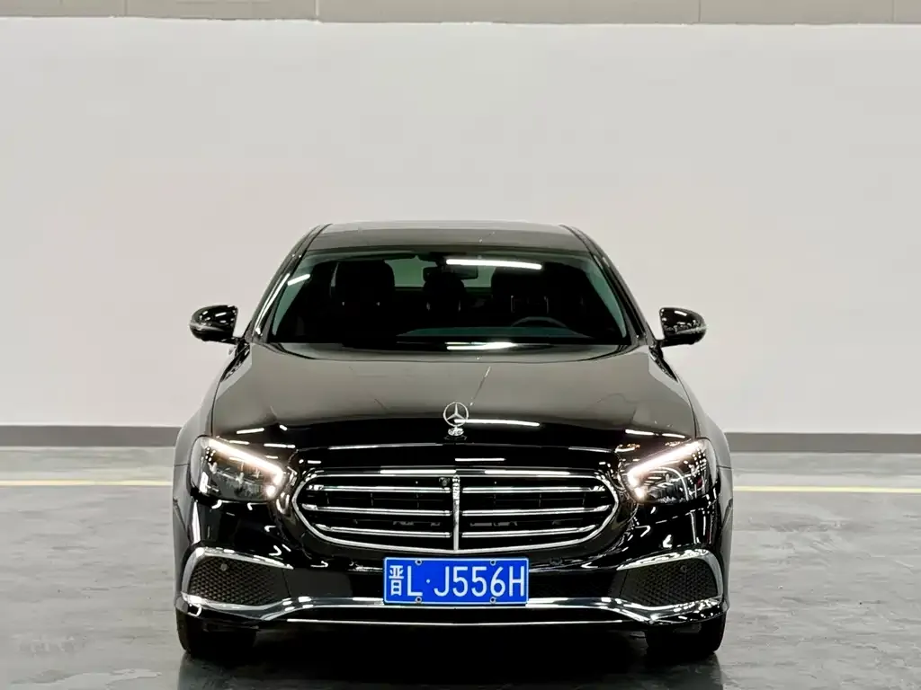 Mercedes-Benz E-Class — фото 6