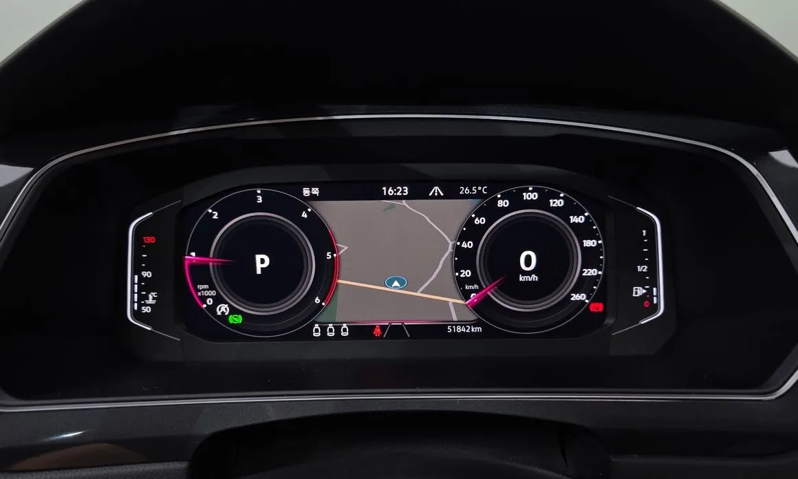 Volkswagen Tiguan — фото 8