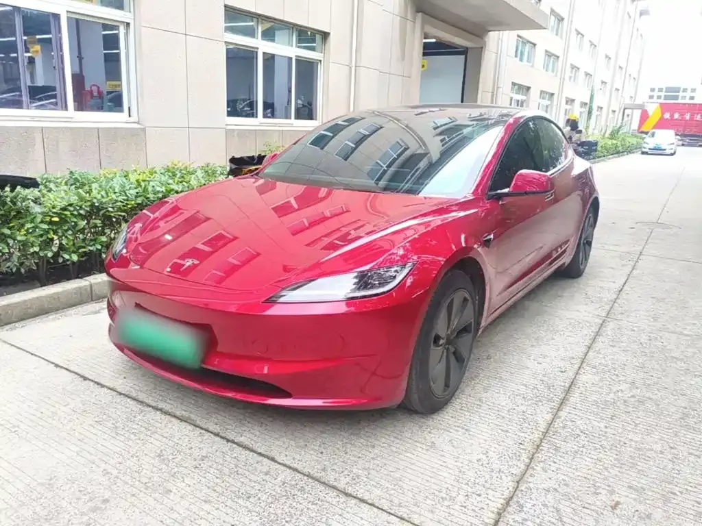 Tesla Model 3 — фото 3