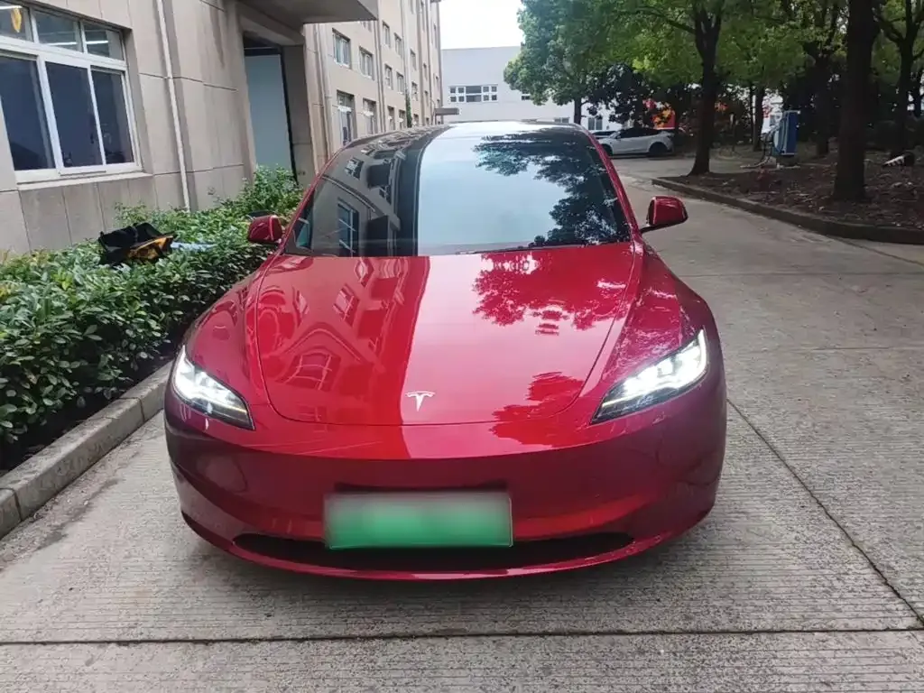 Tesla Model 3 — фото 8