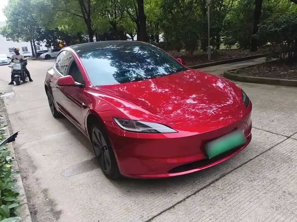 Tesla Model 3 — фото 10