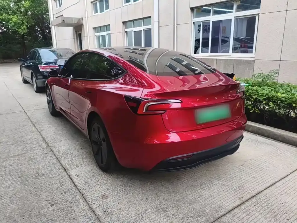 Tesla Model 3 — фото 2