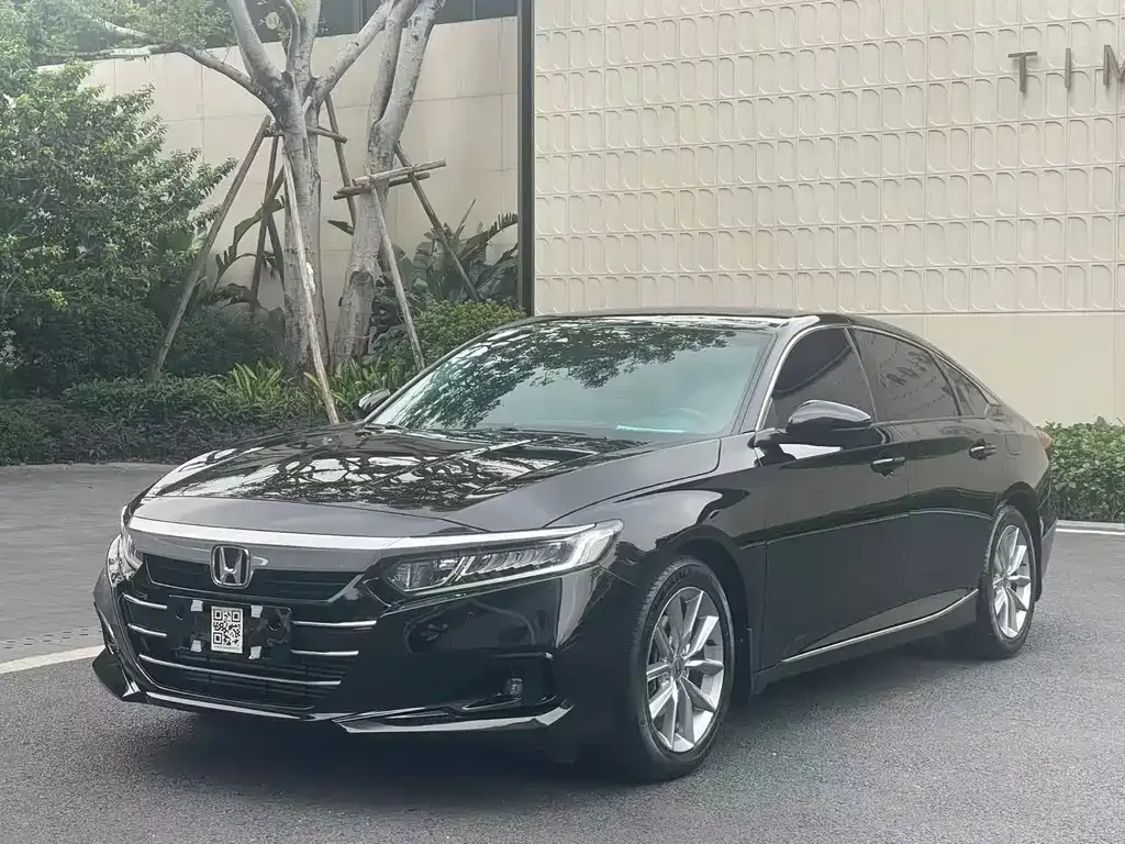 Honda Accord — фото 1