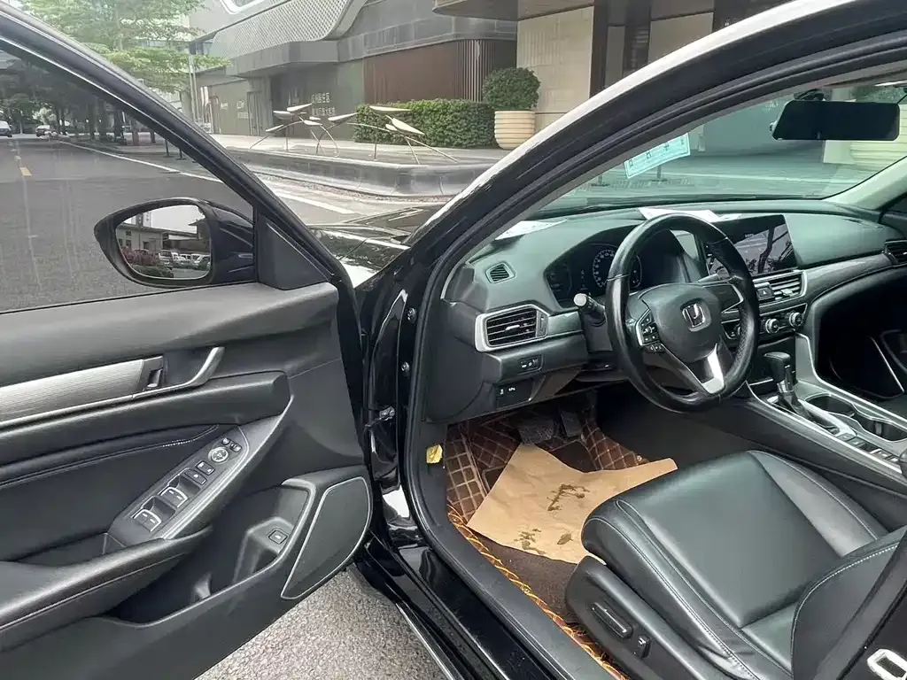 Honda Accord — фото 5