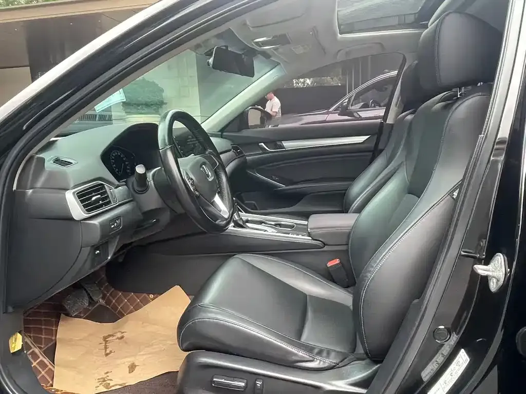 Honda Accord — фото 9