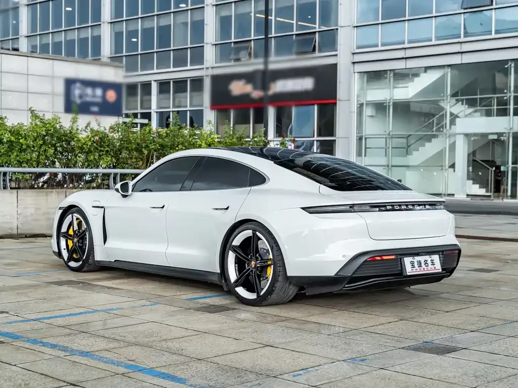 Porsche Taycan — фото 8