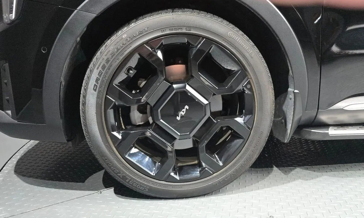 Kia Sorento — фото 10
