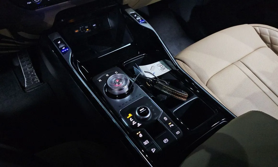 Kia Sorento — фото 9