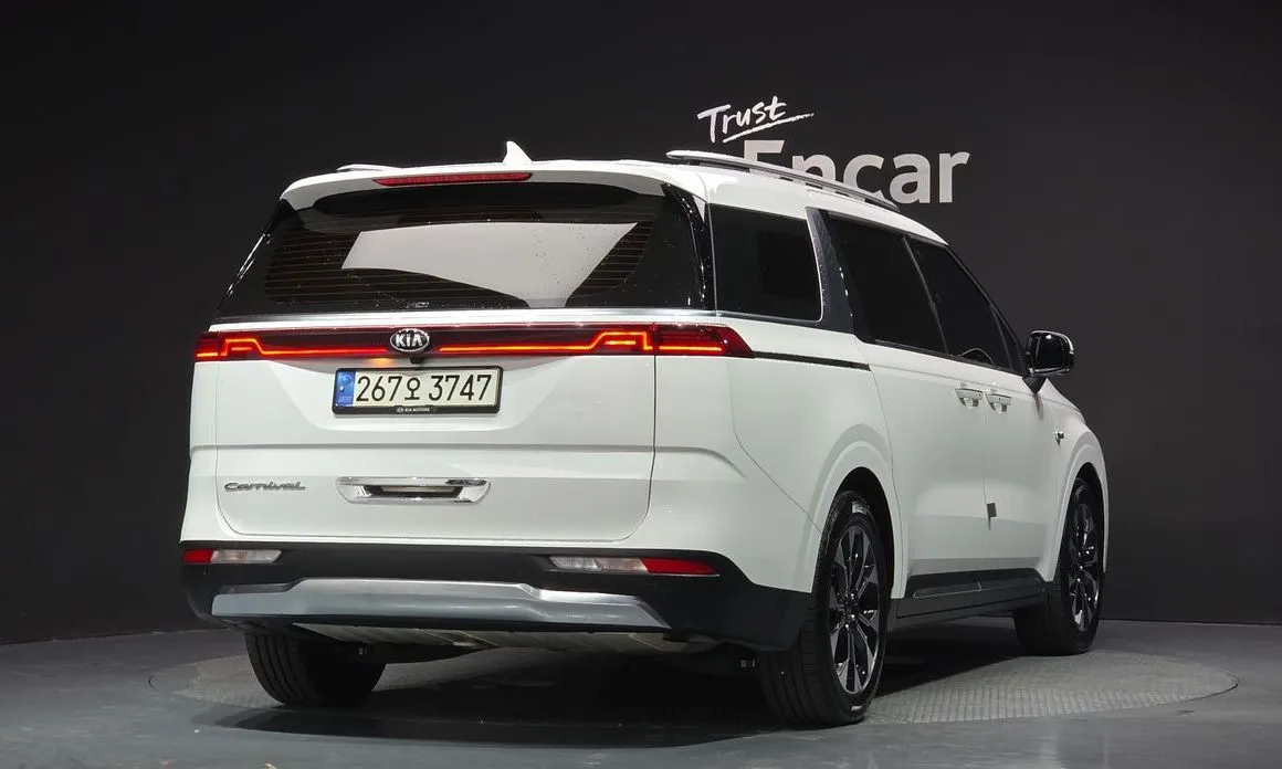 Kia Carnival — фото 5