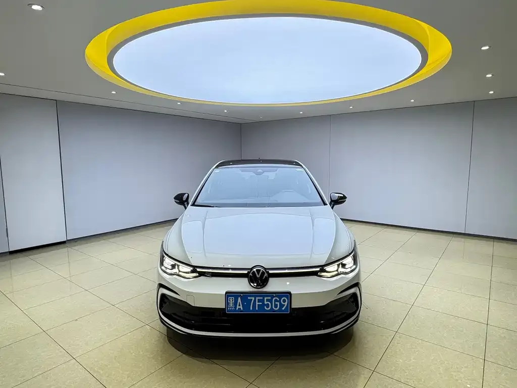 Volkswagen Golf — фото 8