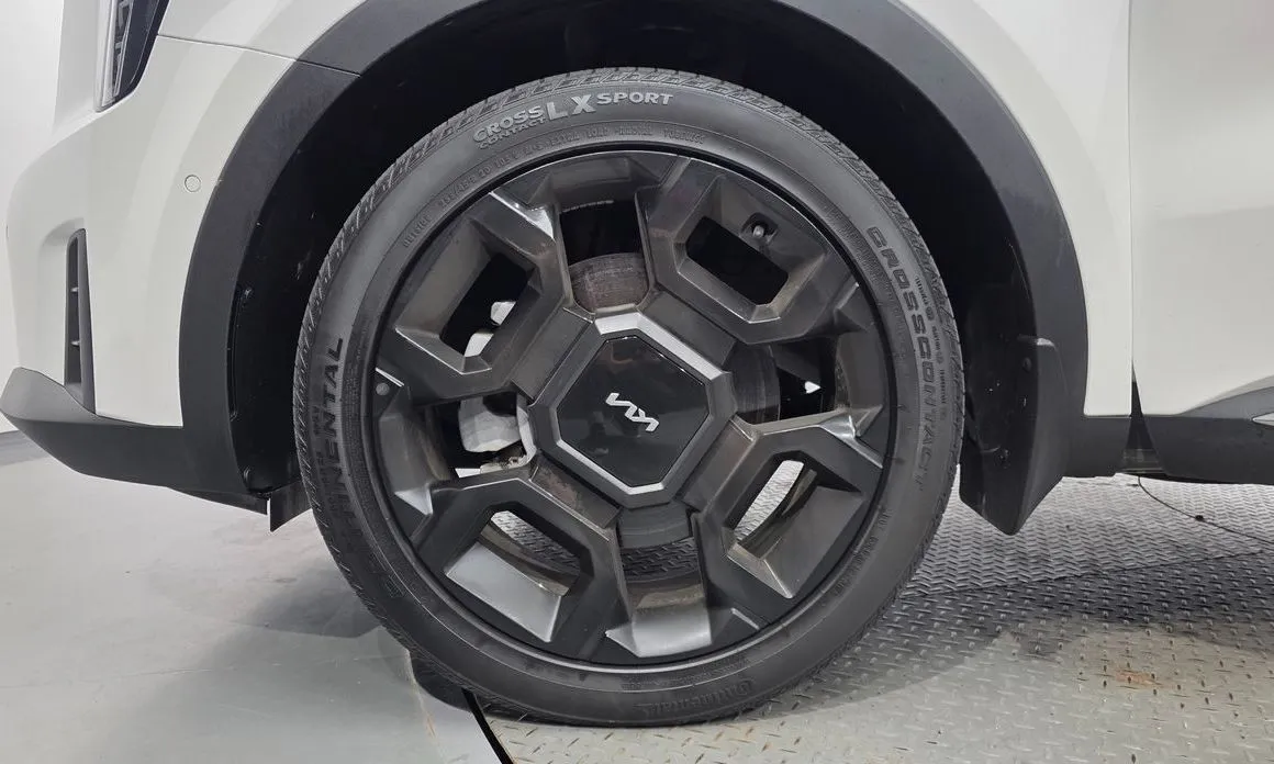 Kia Sorento — фото 6