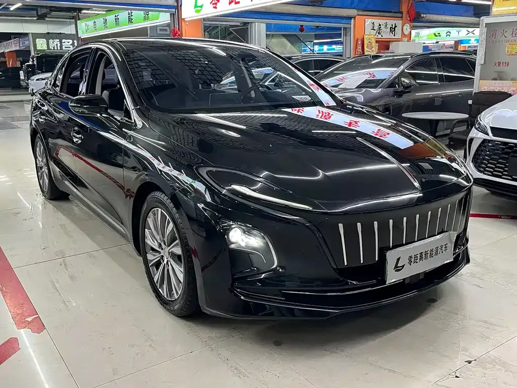 Hongqi E-QM5 — фото 1