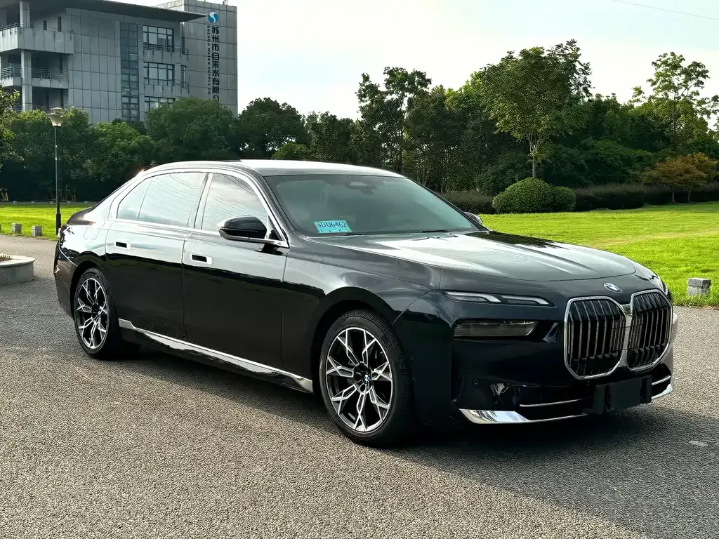 BMW 7 Series — фото 5