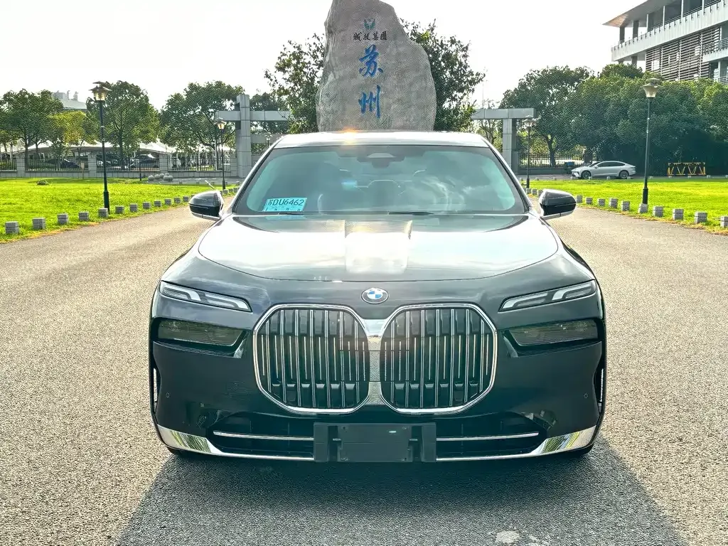 BMW 7 Series — фото 4