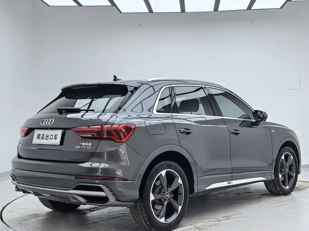 Audi Q3 — фото 8