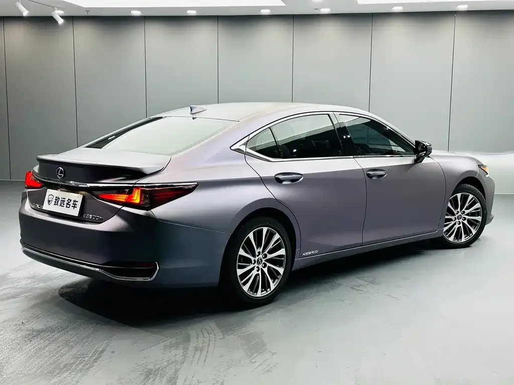 Lexus ES — фото 4