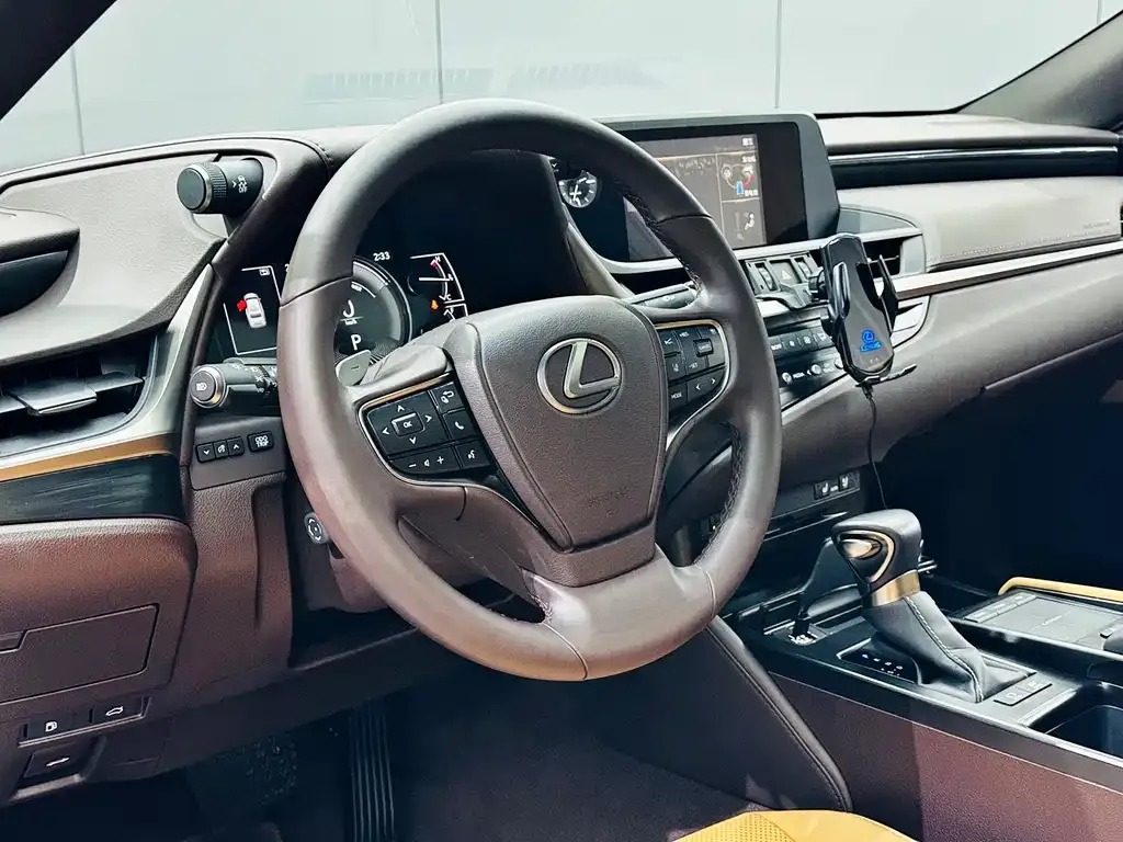 Lexus ES — фото 6