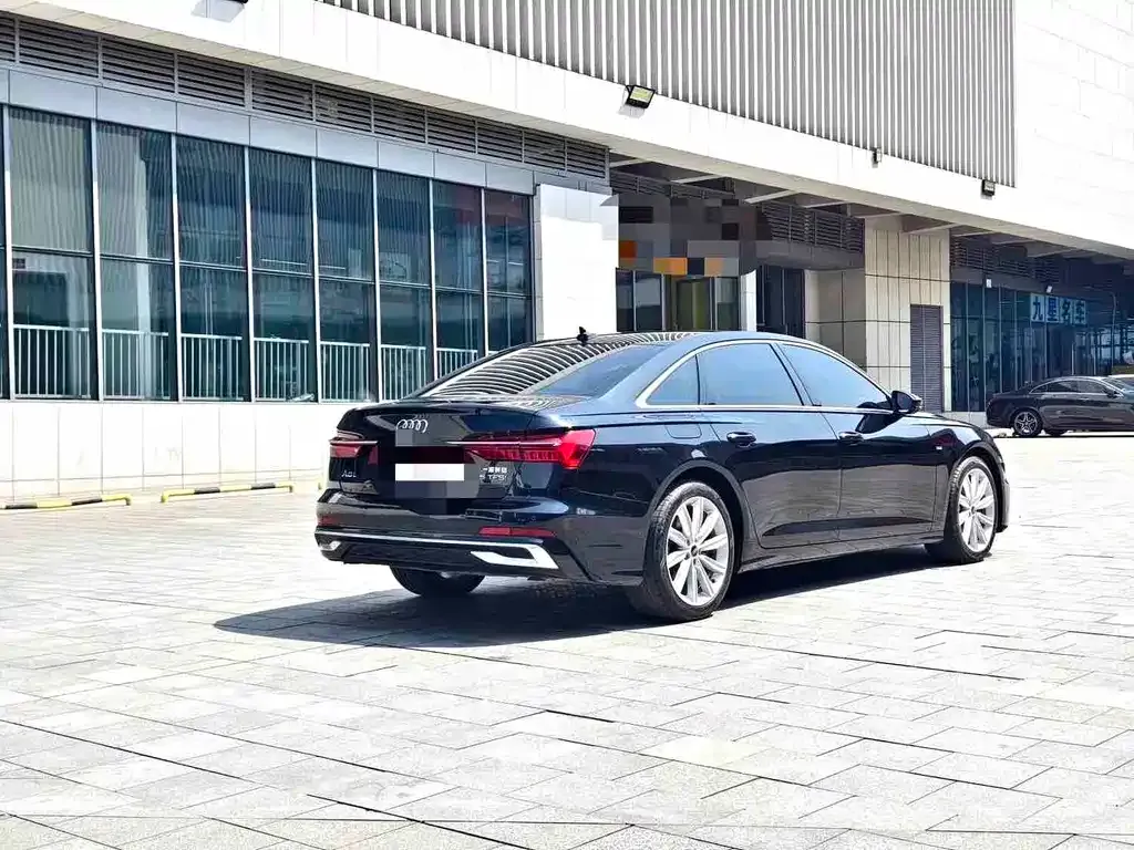Audi A6L — фото 7