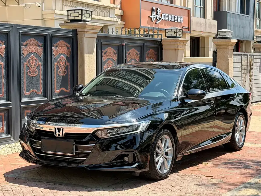 Honda Accord — фото 1