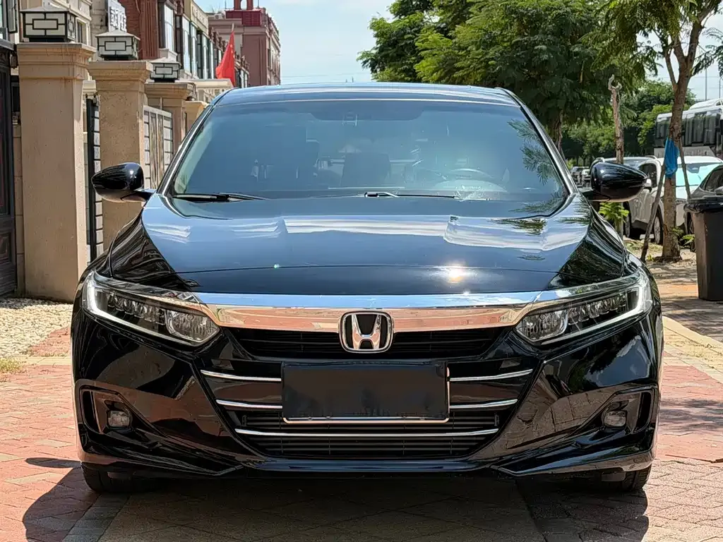 Honda Accord — фото 8